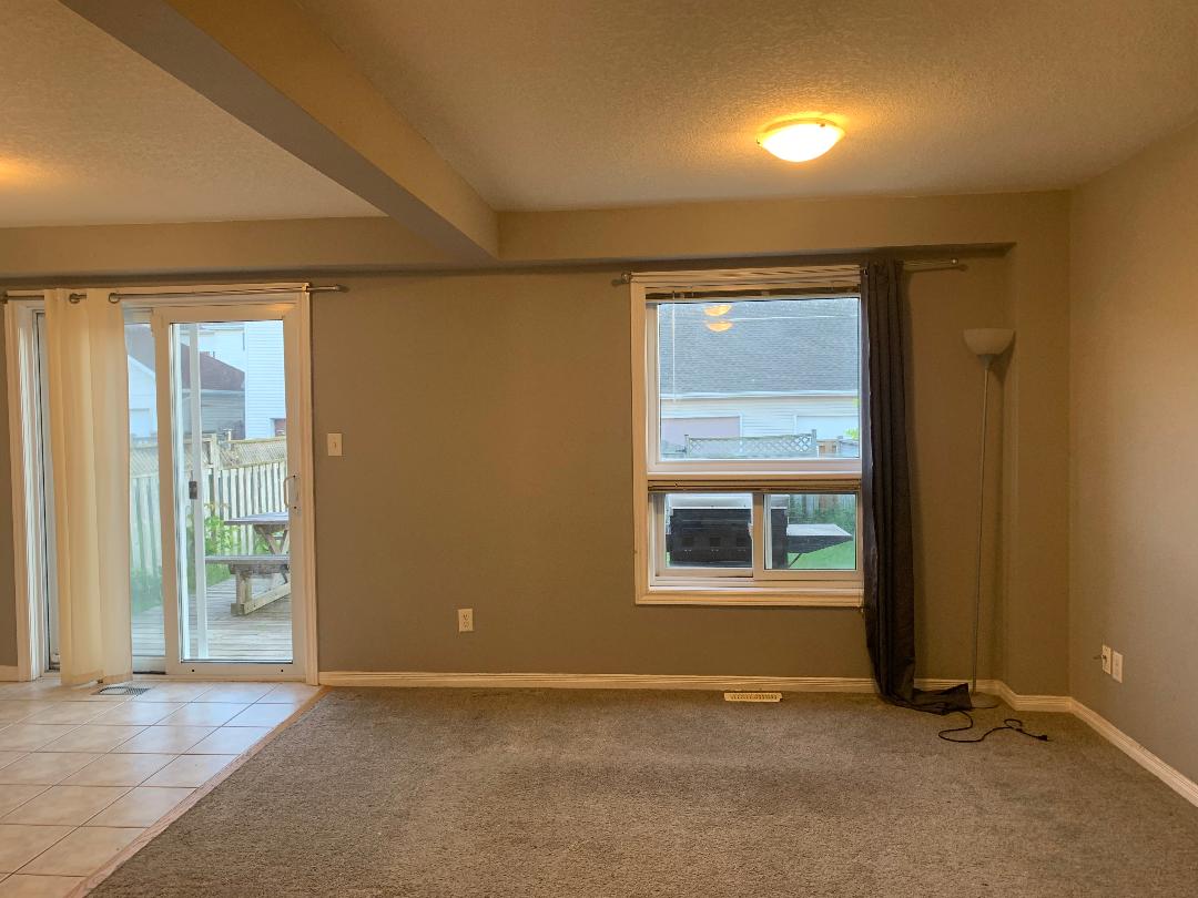 671-living room-new.jpg