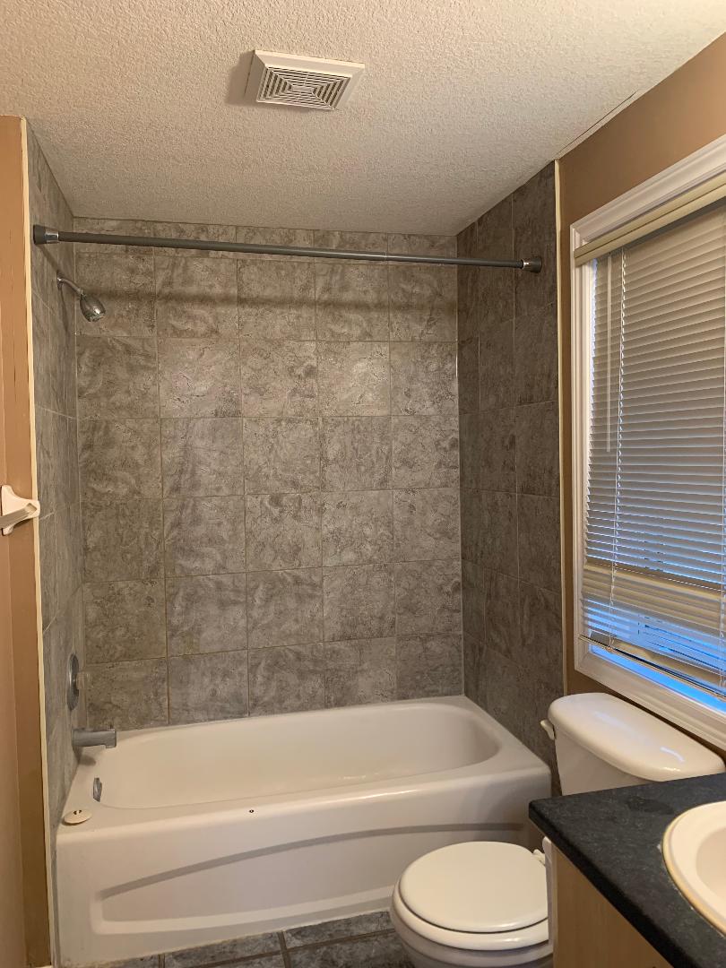 671-masterbedroom bath-1.jpg
